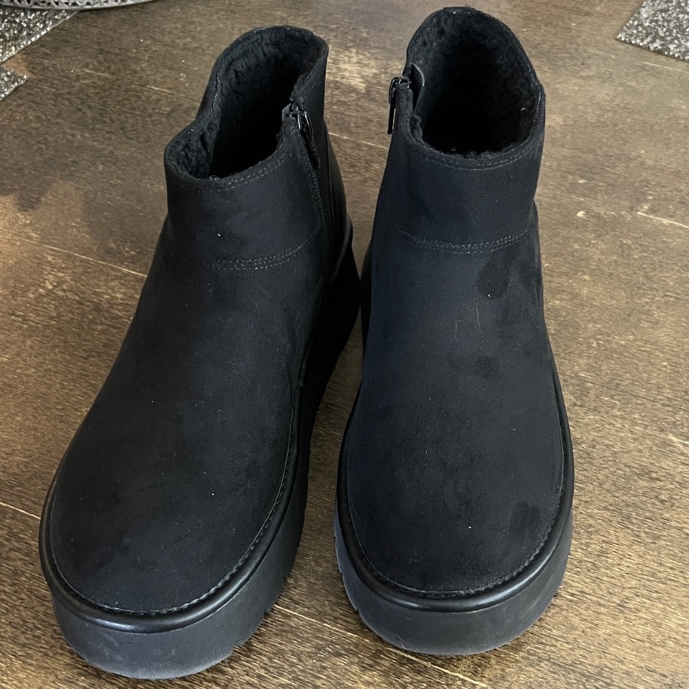 wild fable Black Slip-On Ankle Booties with Side Zip